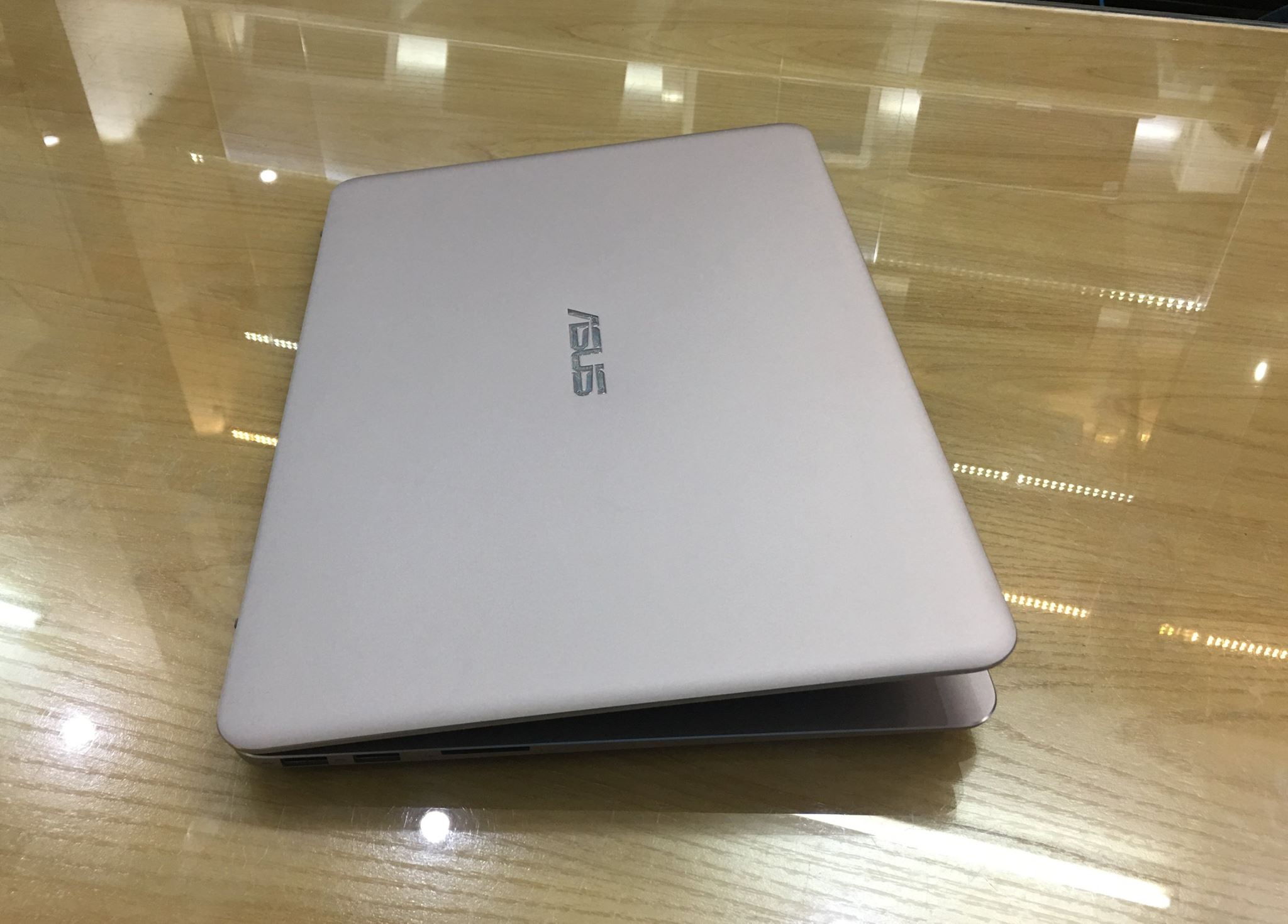 Laptop Asus UX305CA-FC036T Gold-3.jpg